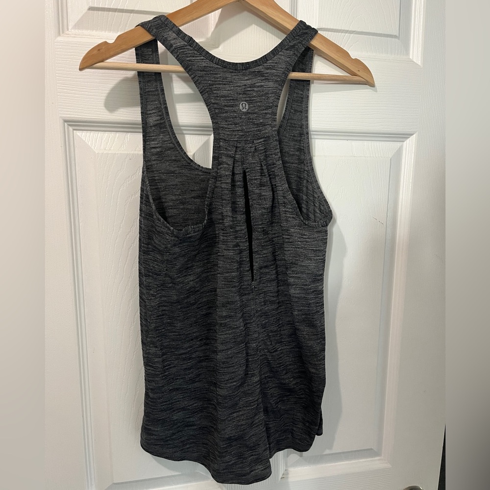 Lululemon Womens 6 gray heather tank back cutout perfect